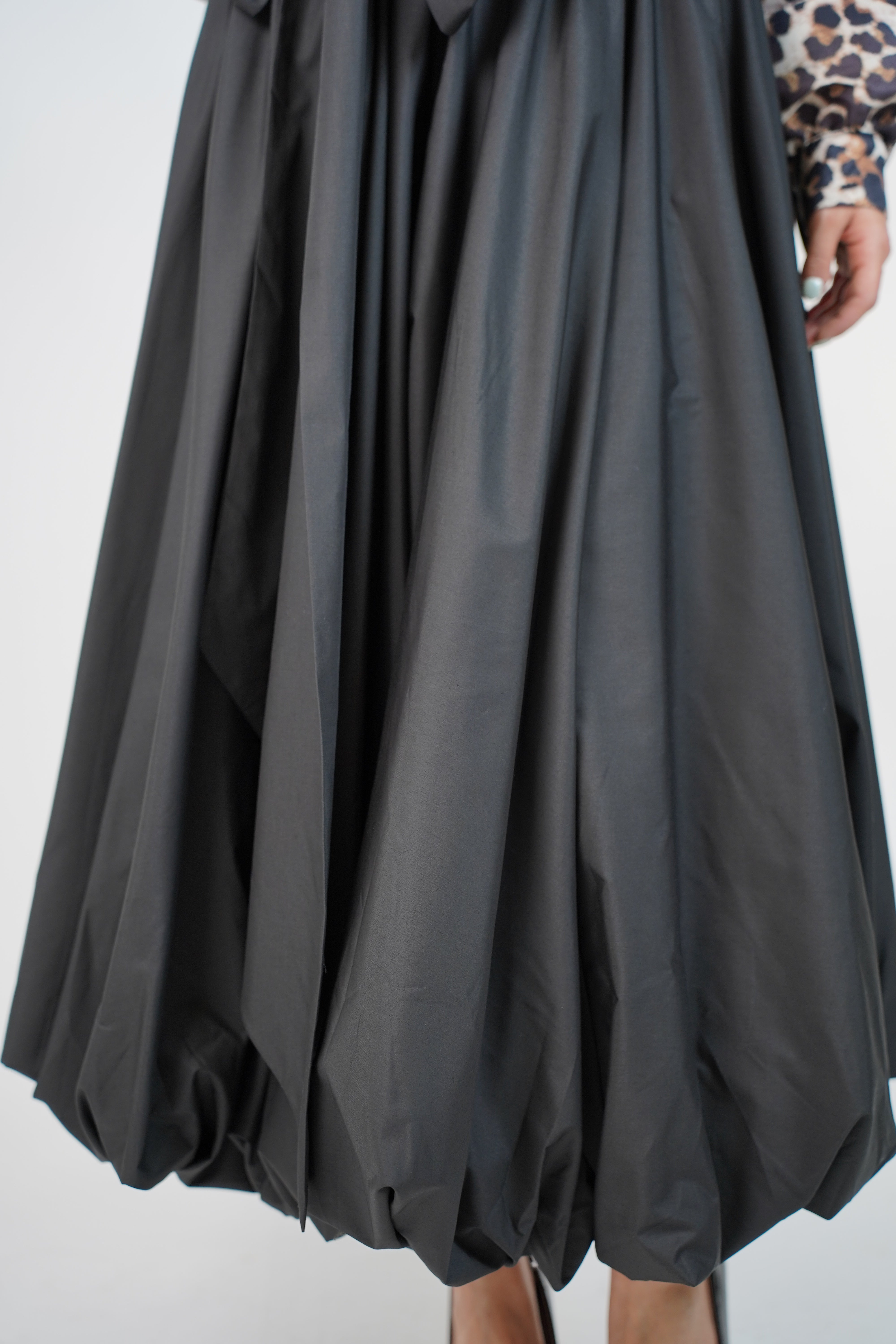 Elaris Belted Bubble Maxi Skirt – Voluminous Statement Skirt