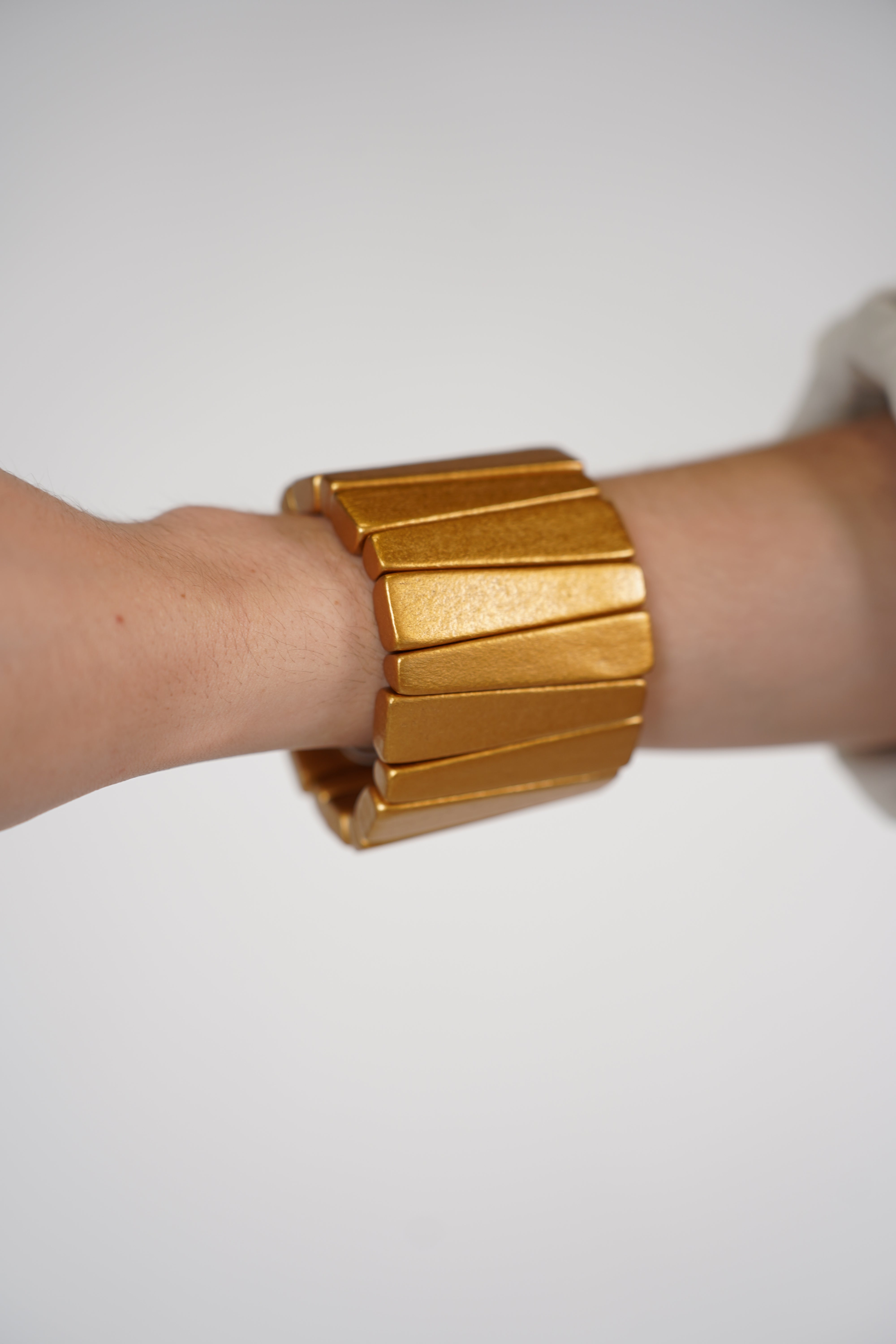 Omera Stretchy Bracelet – Earthy Wood-Inspired Color Block Bangle