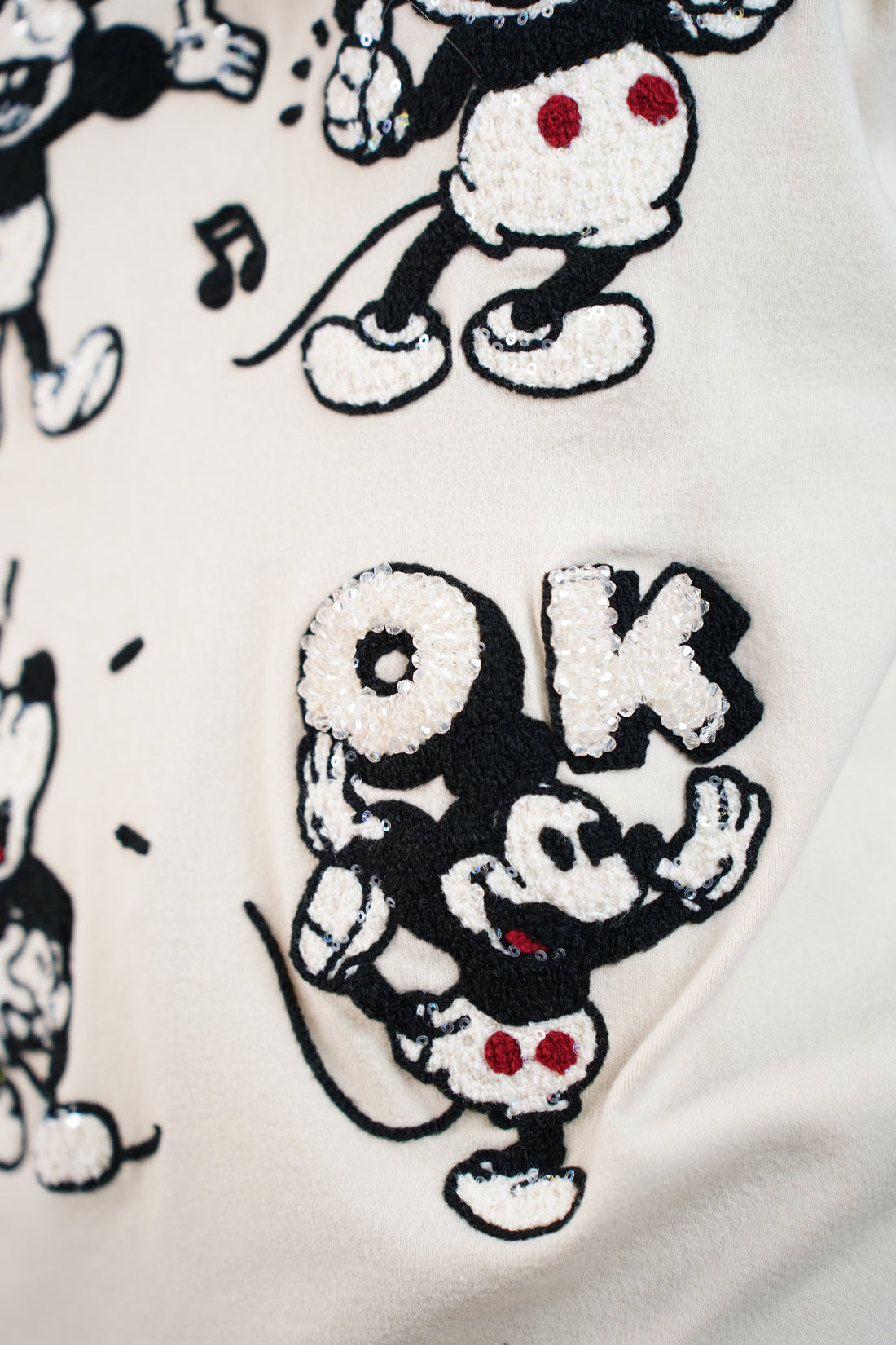 Noreil Oversized Mickey Shirt – Playful Graphic Statement Tee