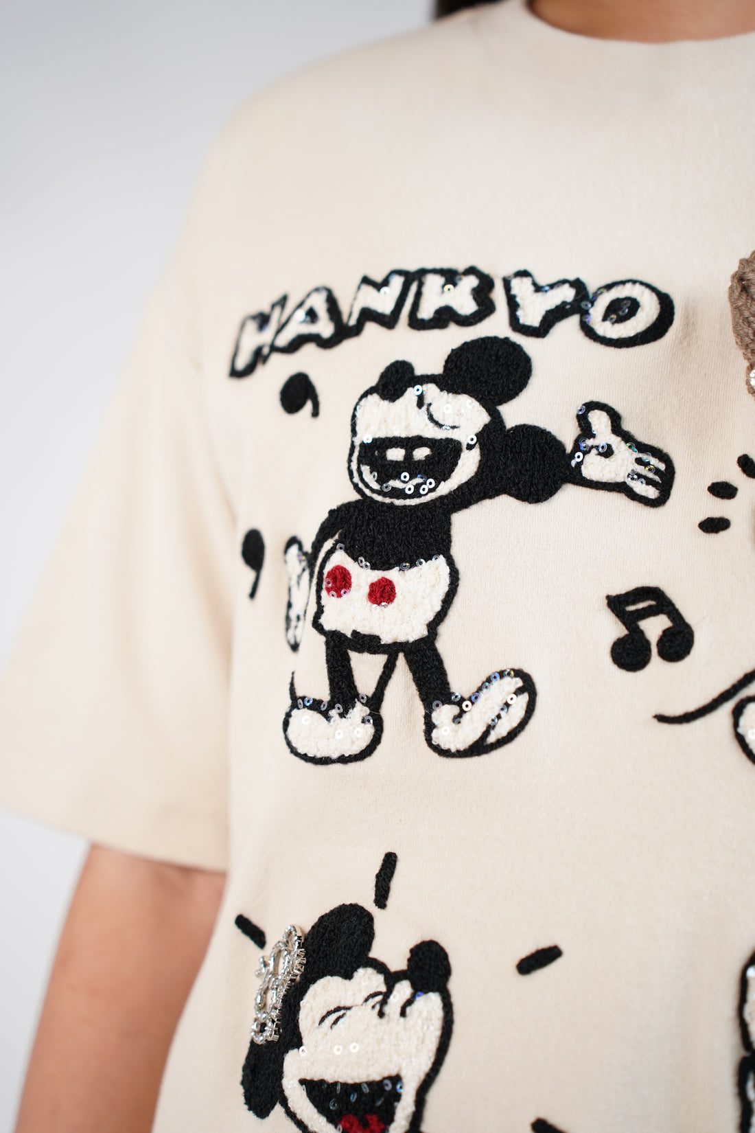 Noreil Oversized Mickey Shirt – Playful Graphic Statement Tee
