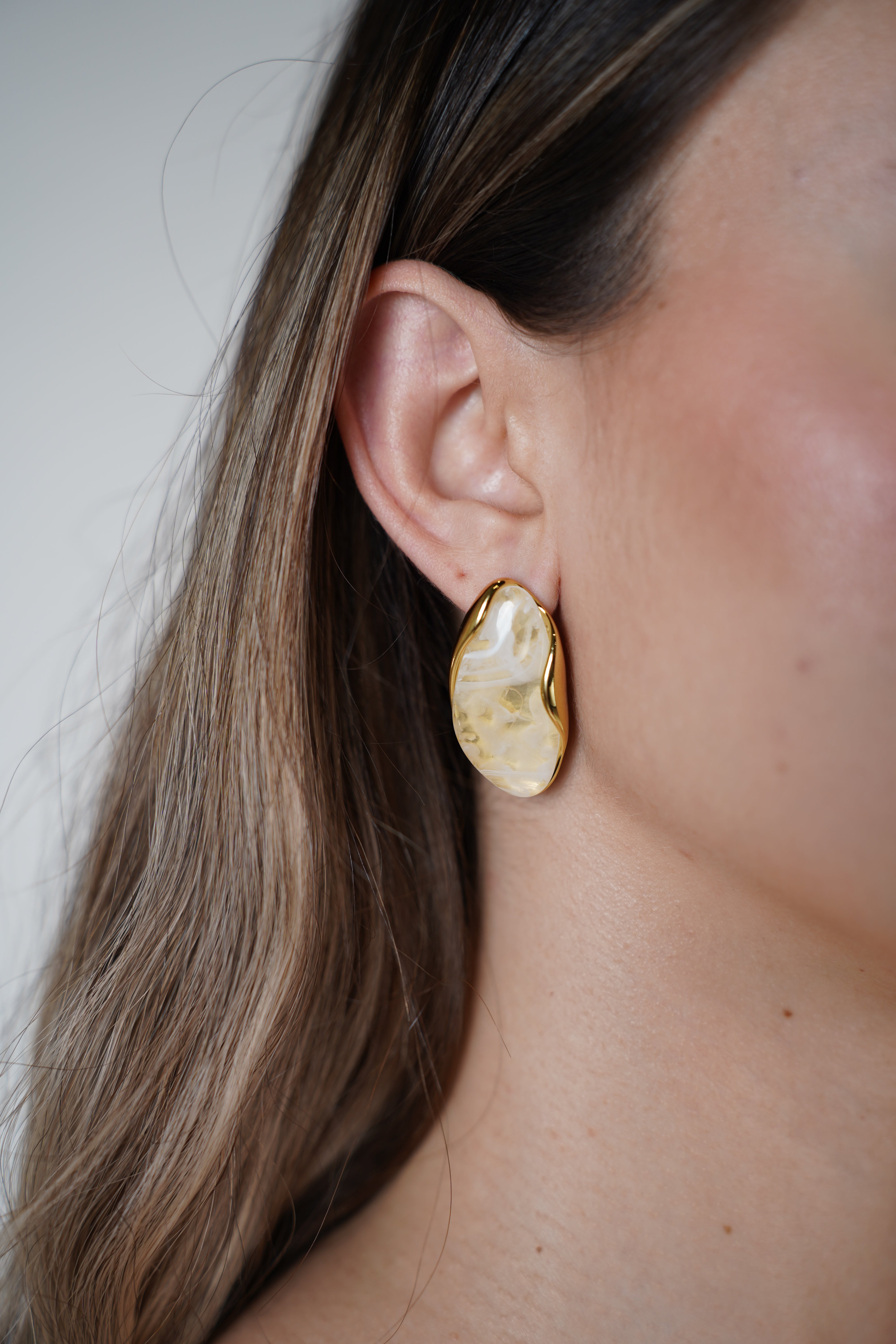 Ornix Marble Earrings – Sculpted Elegance in Marbled Finish