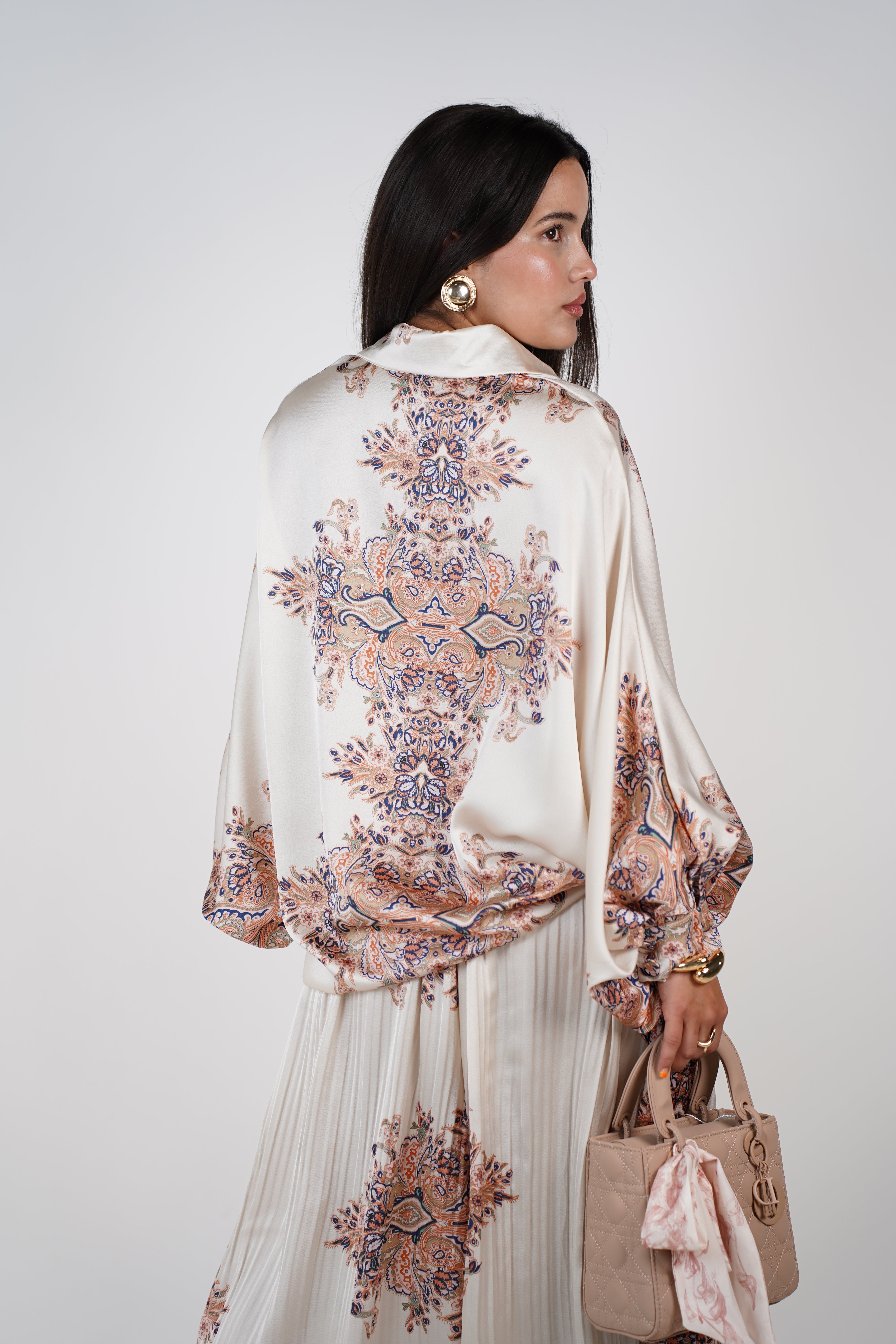 Kysa Stamped Pants Set – Elegant Satin Pleated Set with Paisley Print