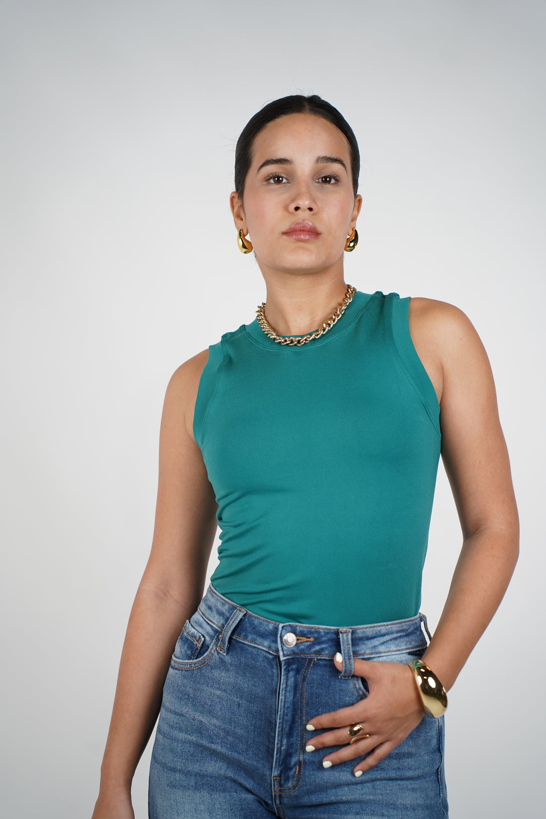 Cuello redondo sin mangas Basics