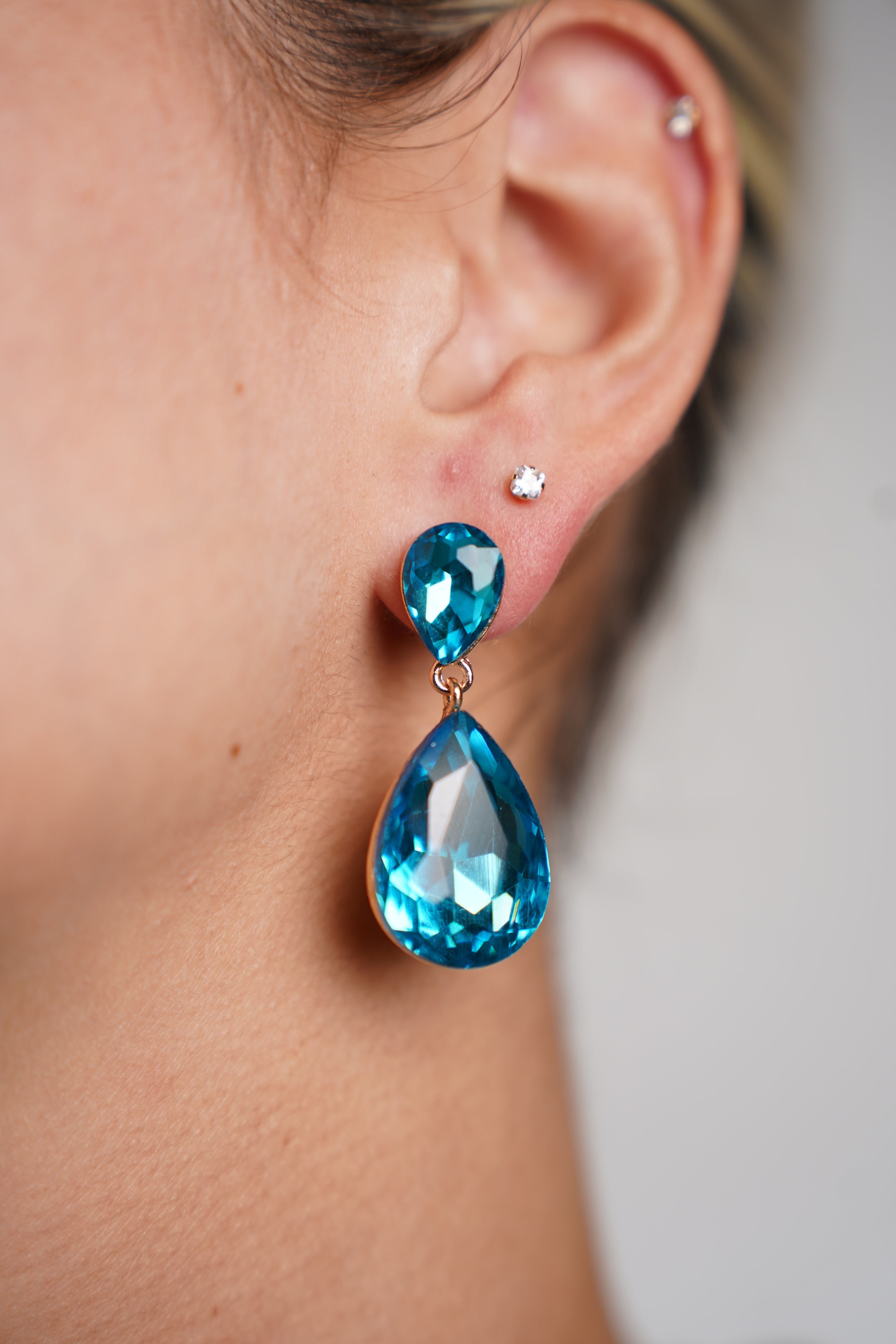 Luvia Elegant Earrings – Dazzling Teardrop Crystal Glam
