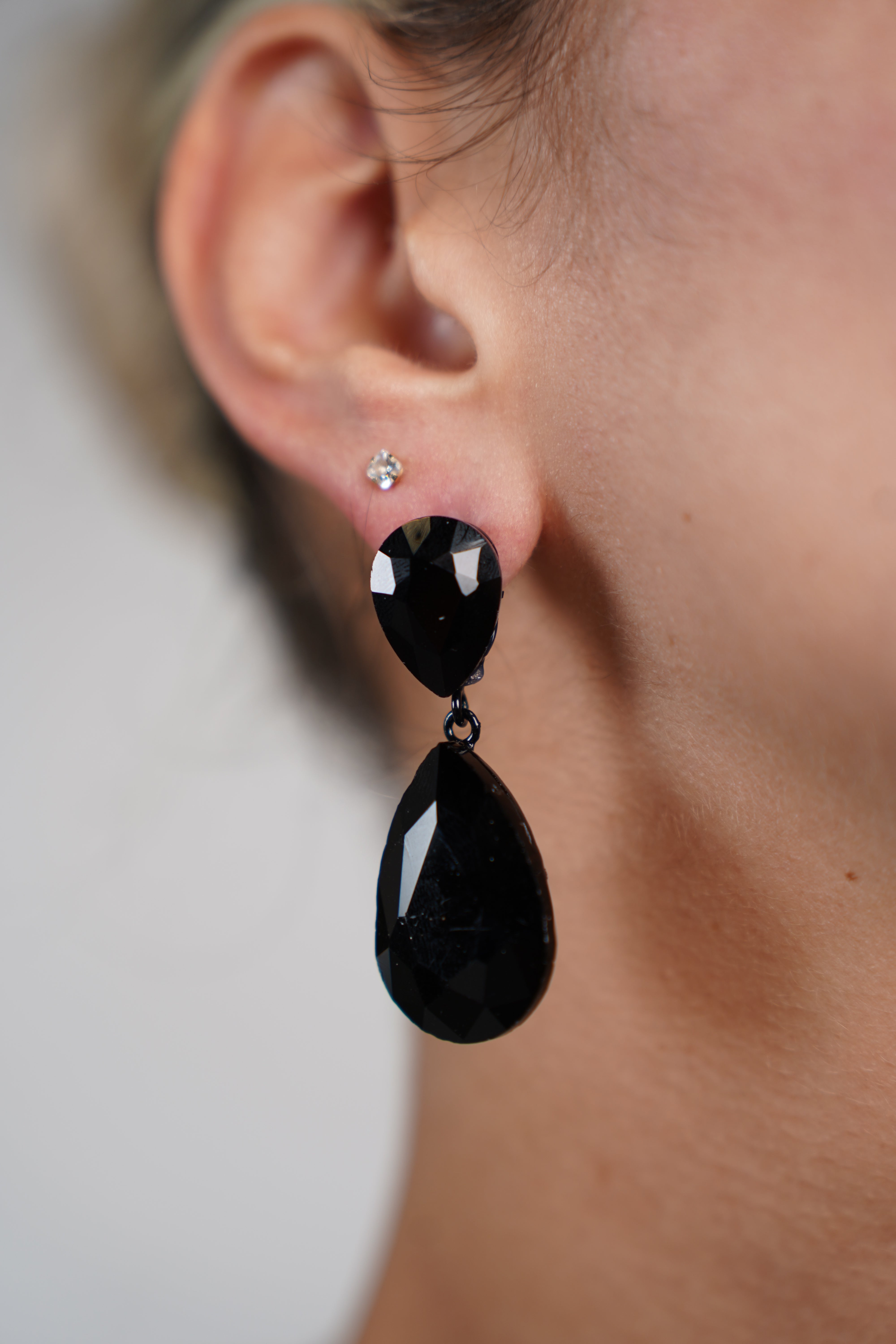 Luvia Elegant Earrings – Dazzling Teardrop Crystal Glam