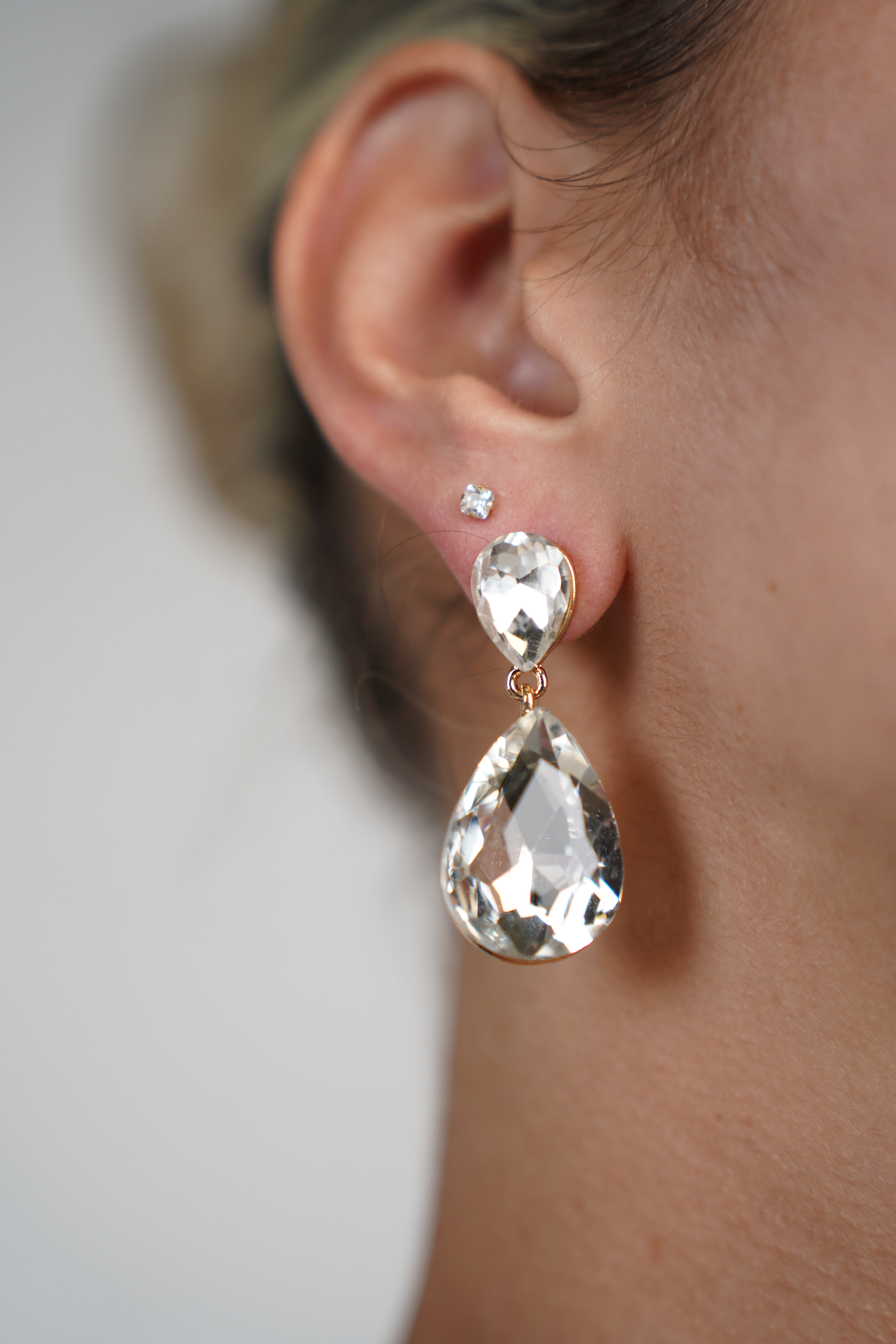 Luvia Elegant Earrings – Dazzling Teardrop Crystal Glam