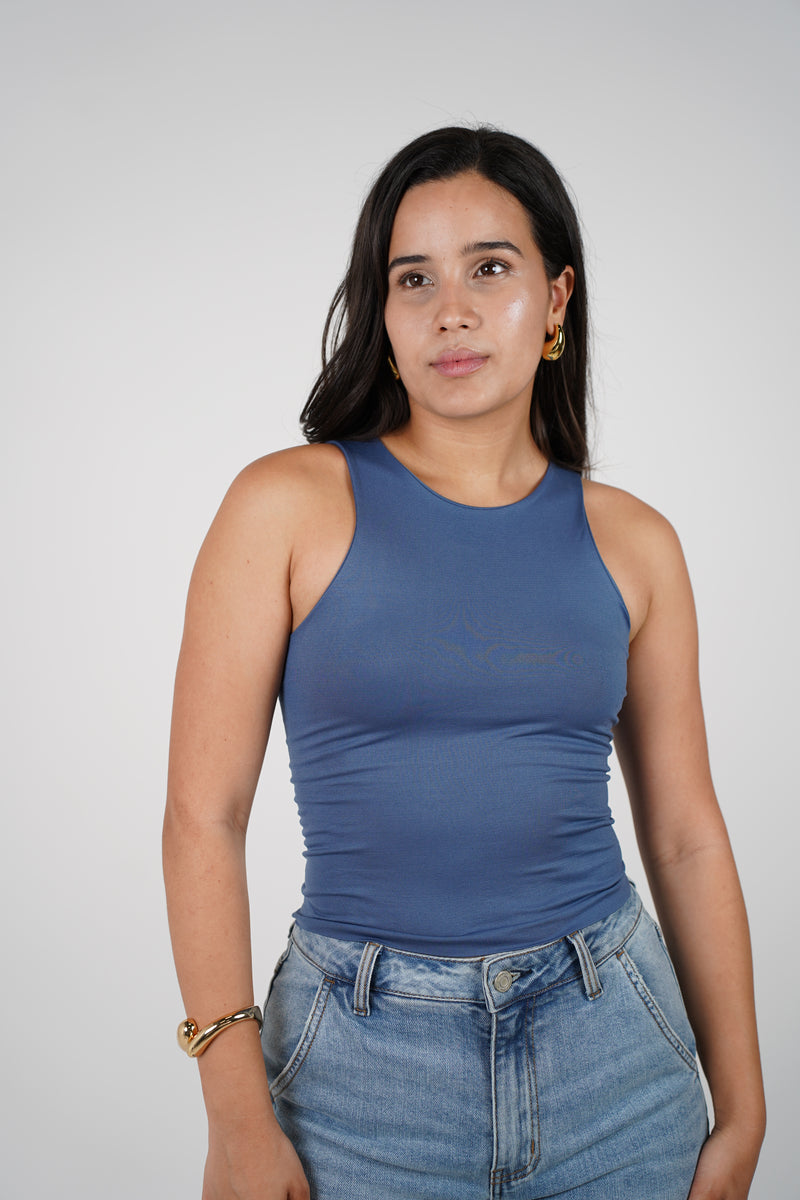 Zenia Z Basic Top – Sleek Stretch Tank for Everyday Wear
