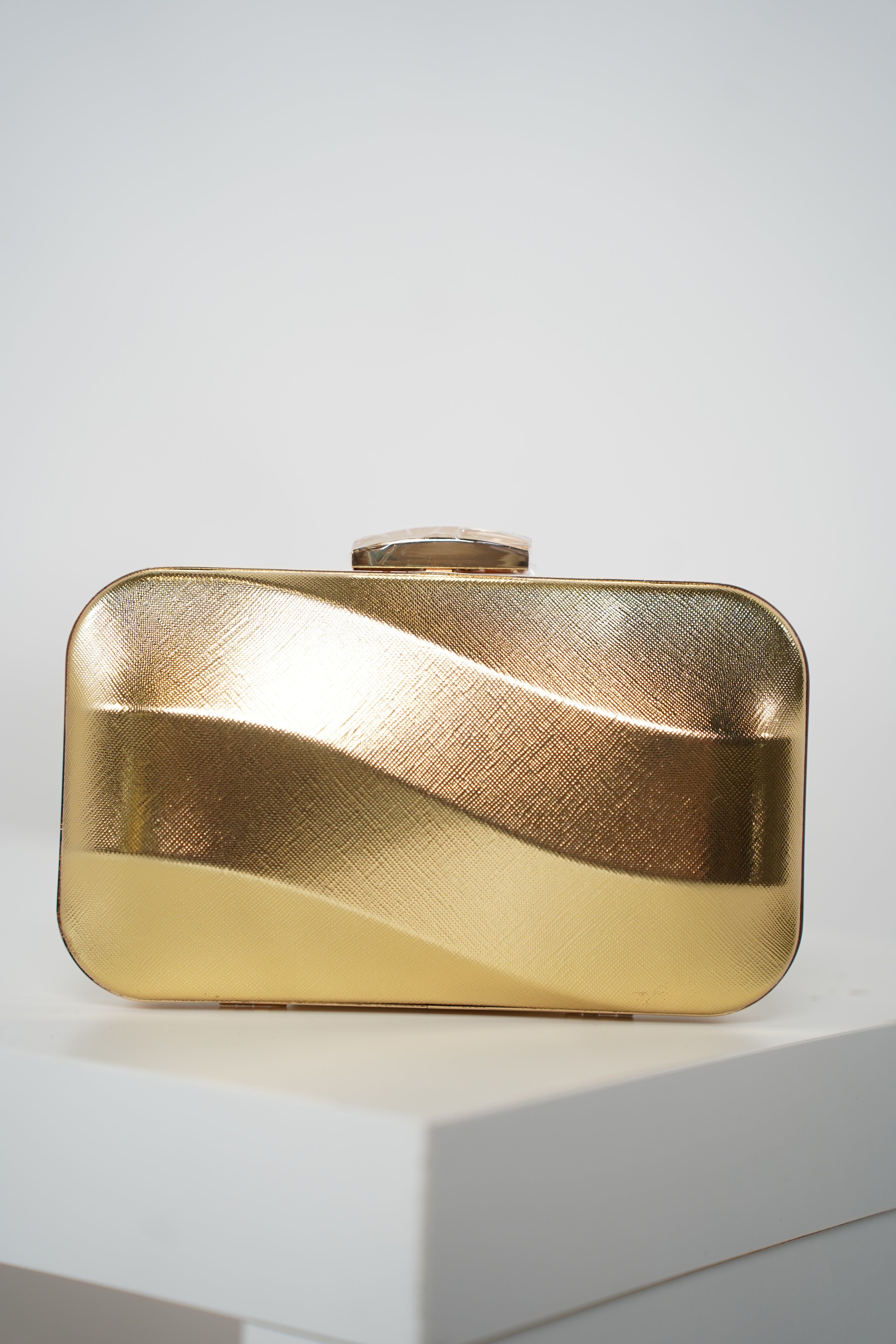 Talia Elegant Clutch – Luxe Shine in Gold or Black
