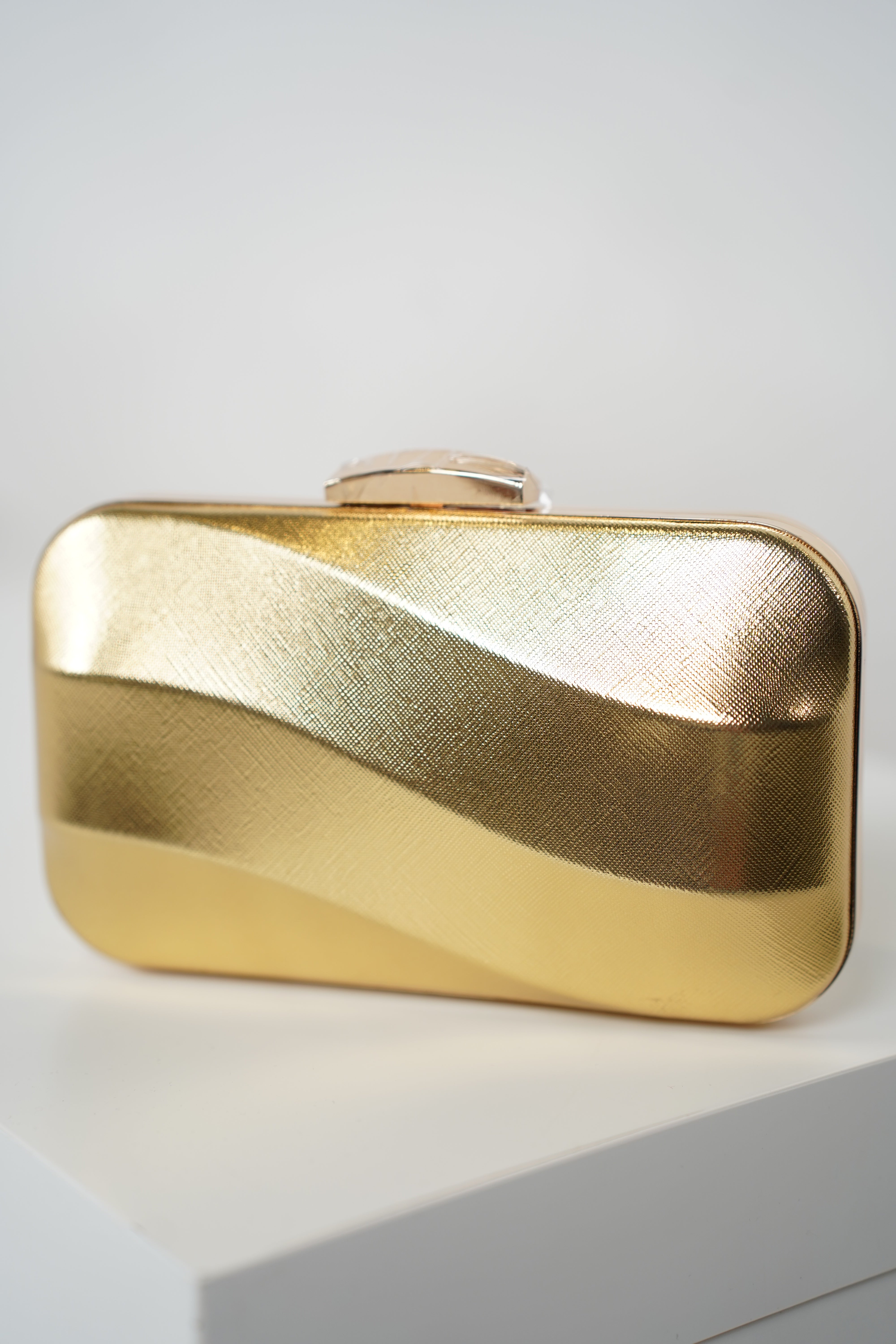 Talia Elegant Clutch – Luxe Shine in Gold or Black