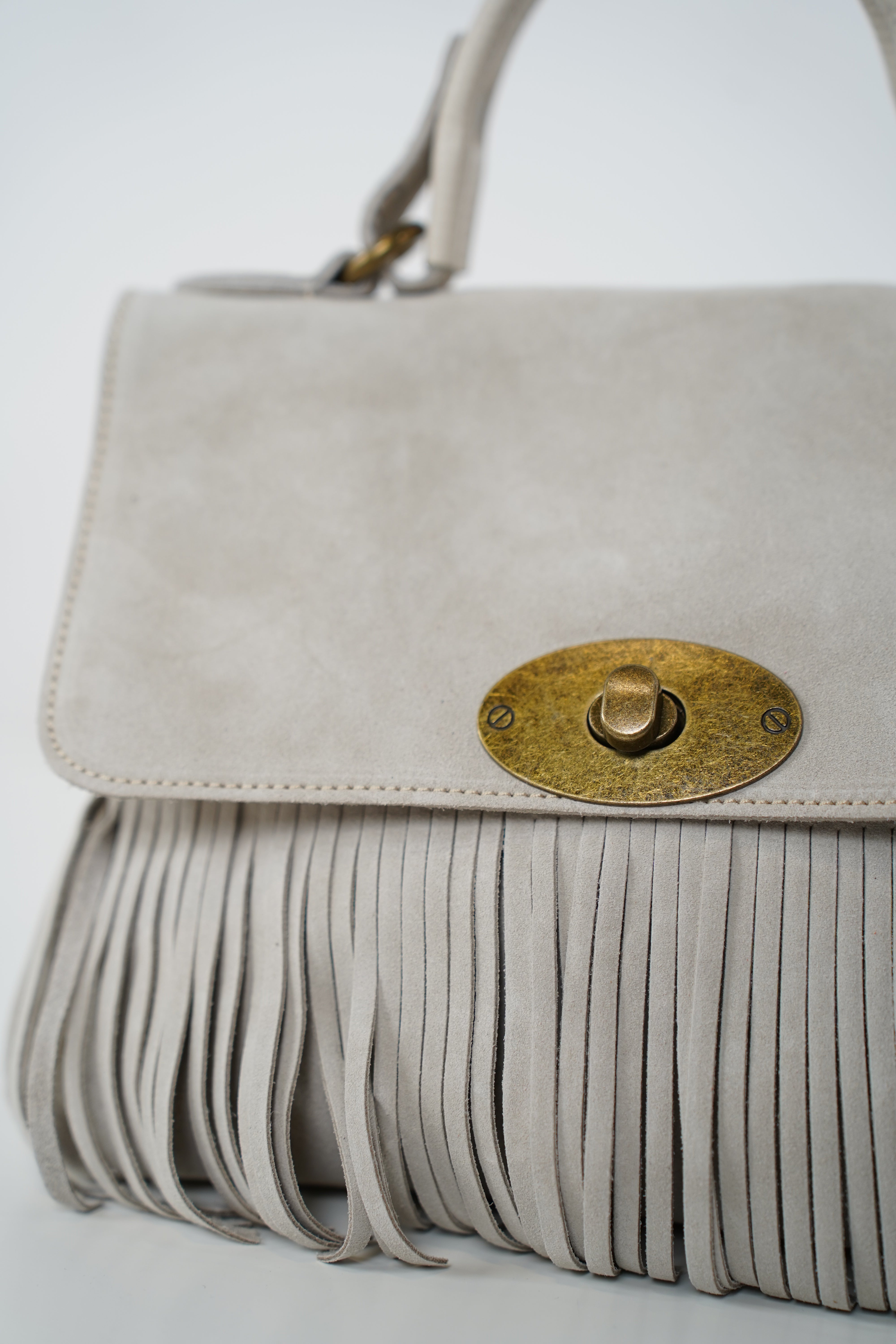 Rosae Bag – Fringe-Trimmed Suede Elegance