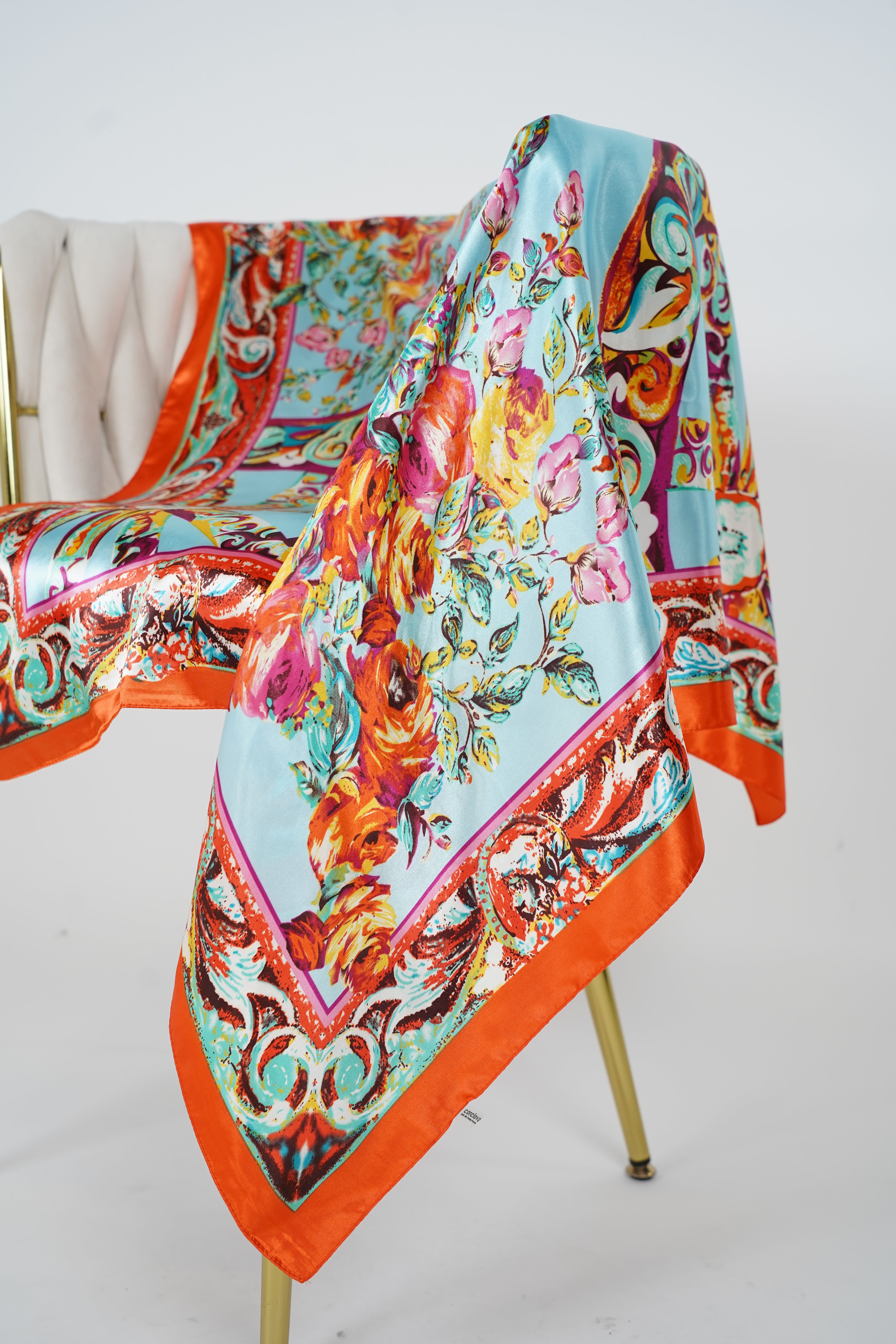 Versatile Patterned Scarf – Multi-Way Styling Accessory