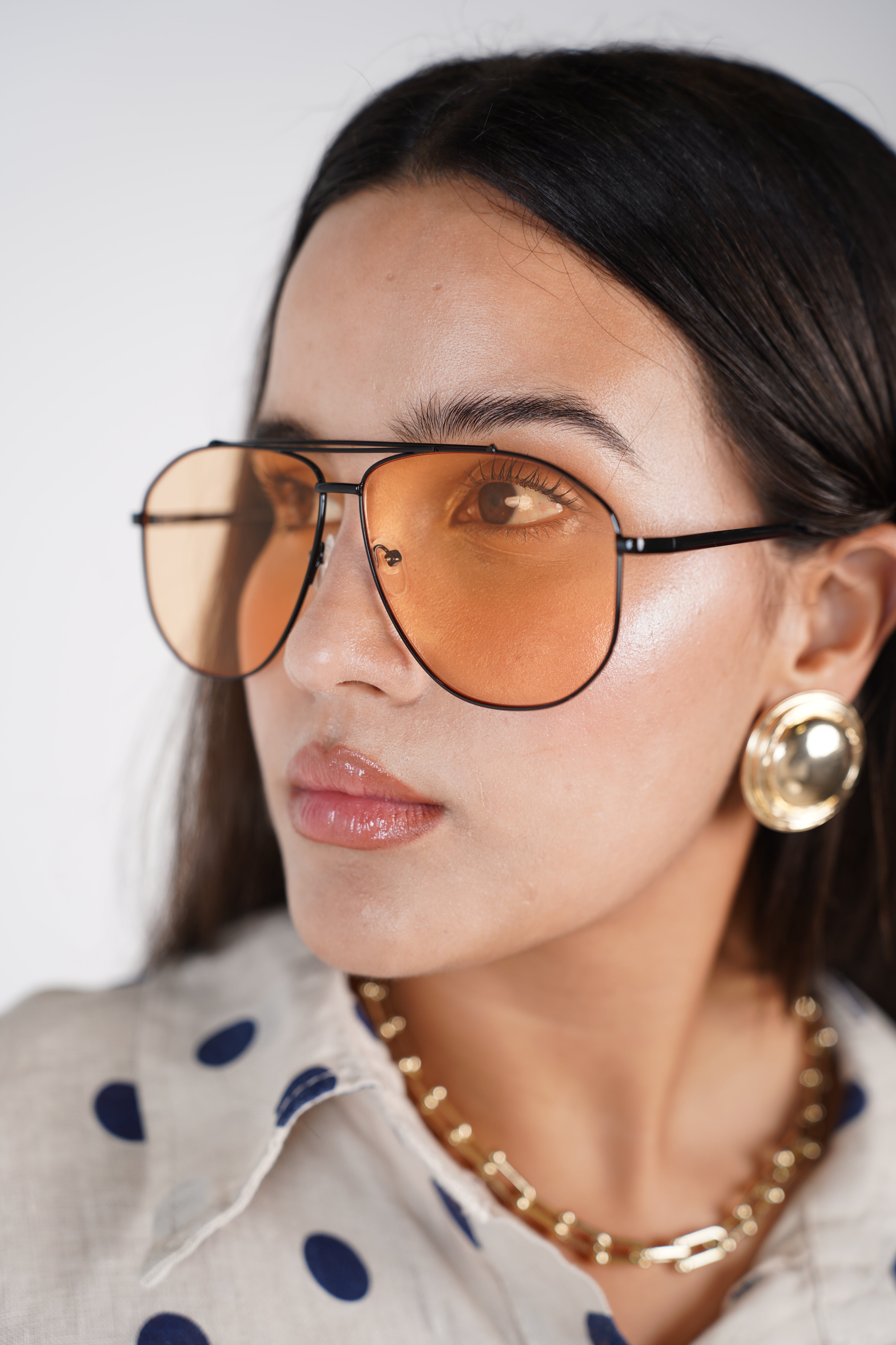 Sora Oversized Aviator Sunglasses – Sleek Golden Frame with Warm Tint