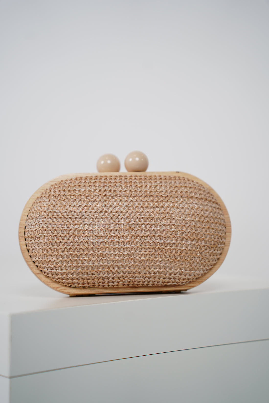 Yelyz Beach Clutch – Natural Texture, Elevated Style