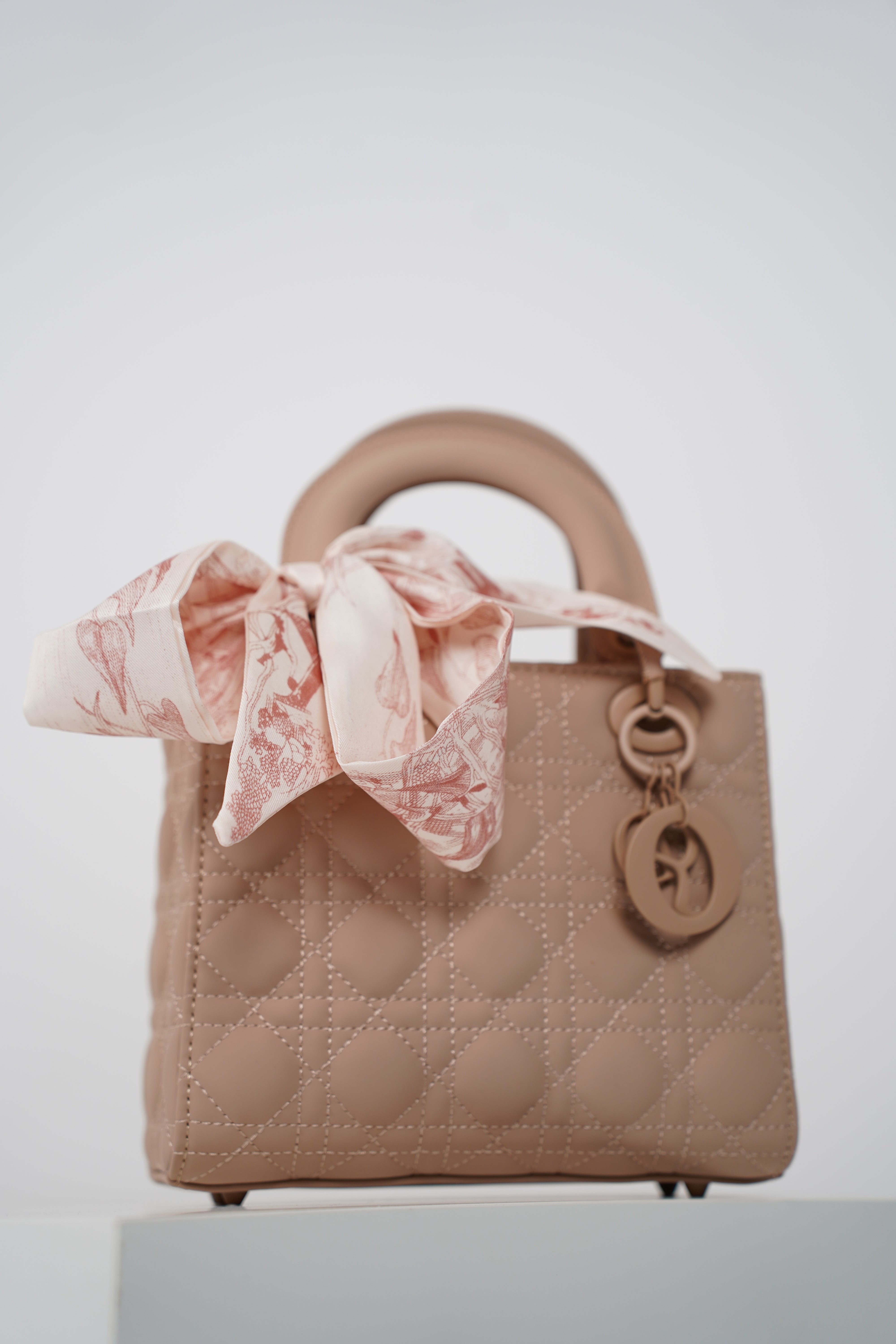 Vezza Handbags – Polished, Petite, and Chic