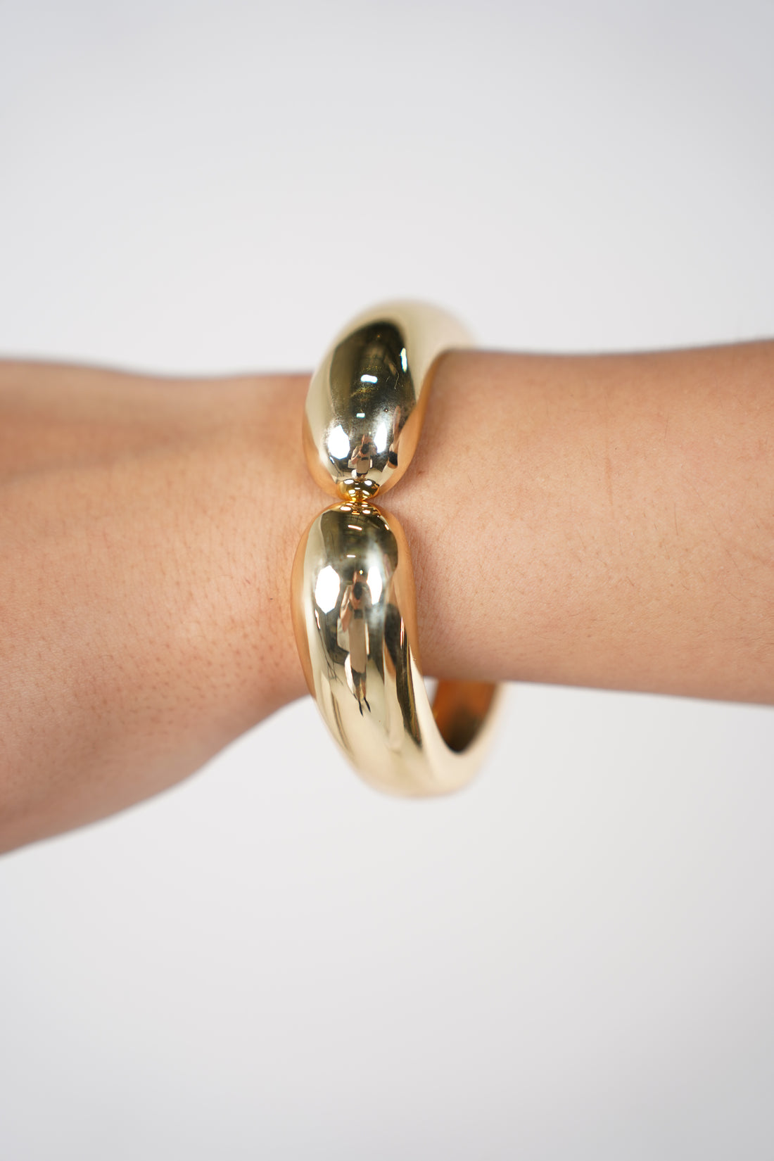 Lavique Chunky Bracelet – Bold High-Polish Statement Cuff