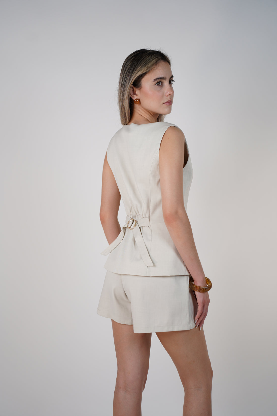 Mavi Vest Shorts Set – Sleek Neutrals with Unique Button Detail