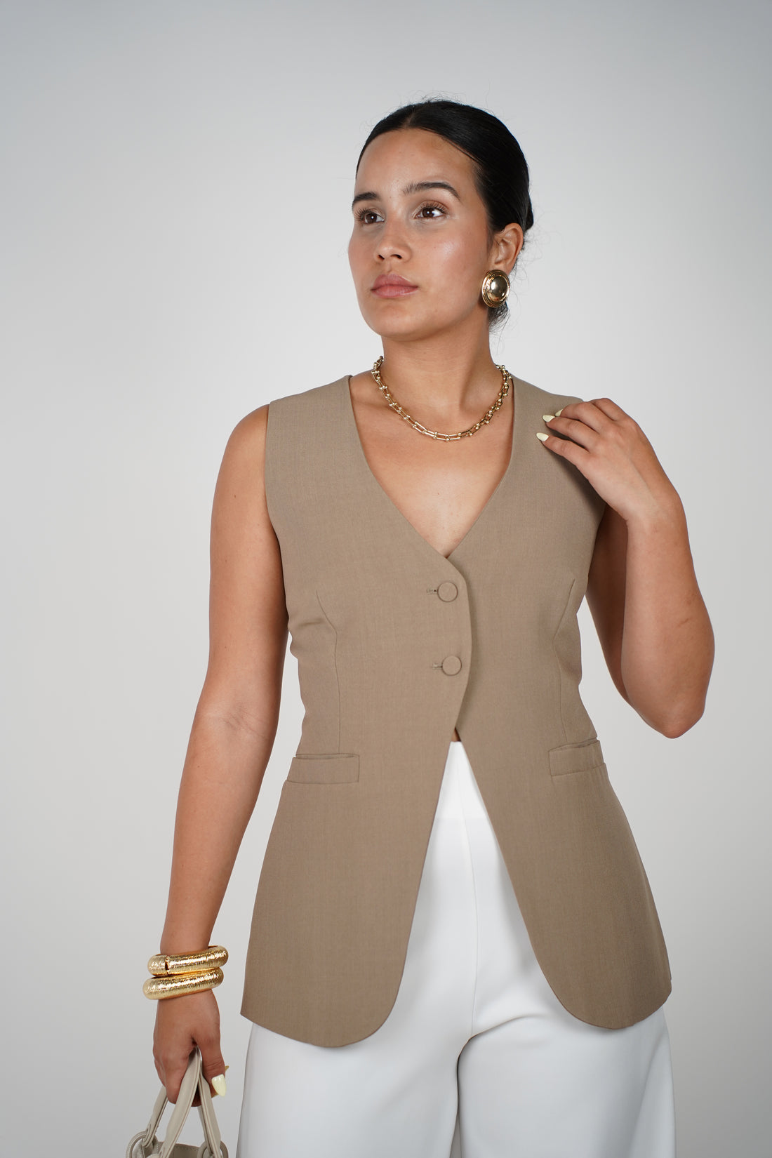 Camel Vest – Tailored Sophistication with a Modern Cut
