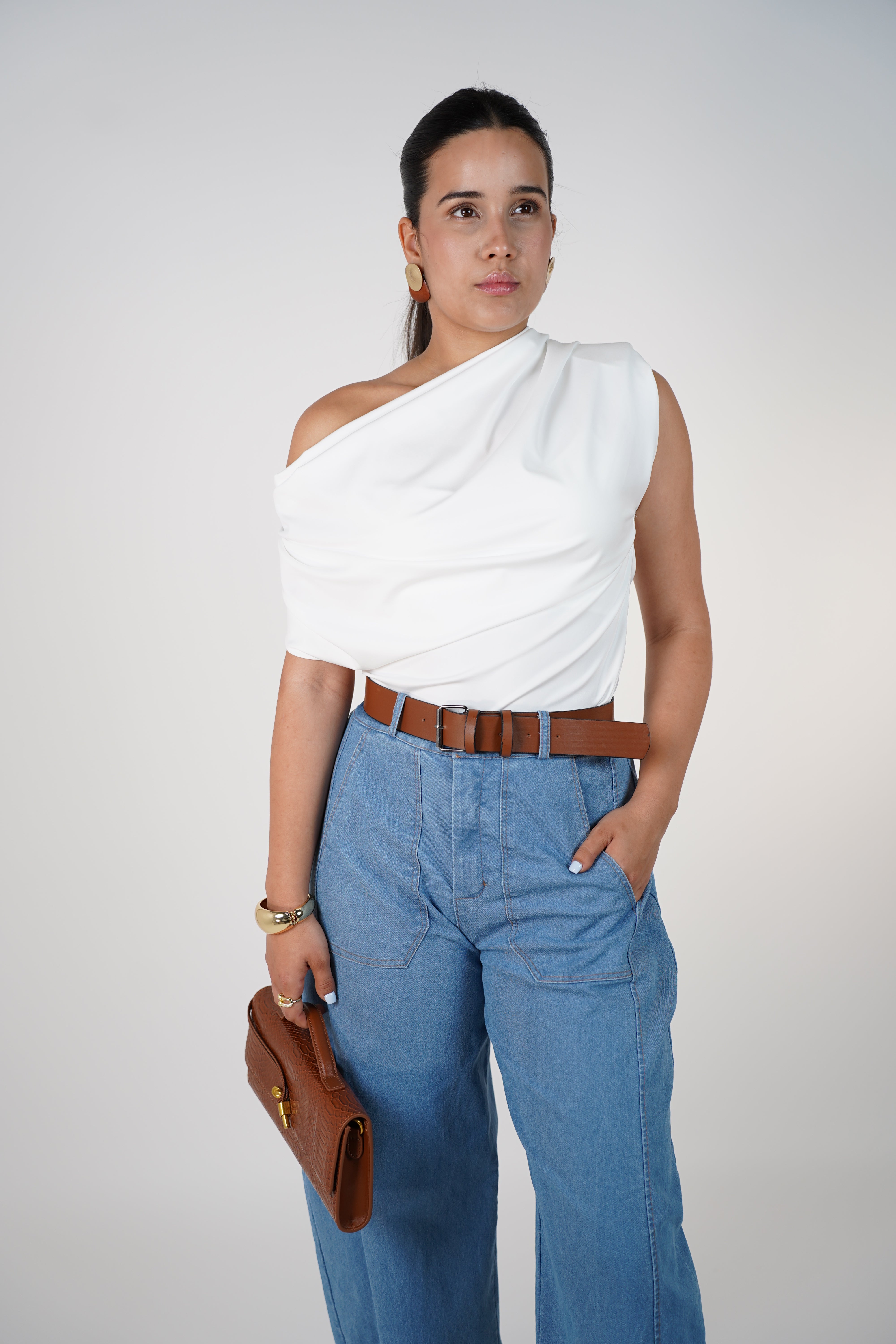 Eyes Versatile Top – Soft Draped Sleeveless Blouse