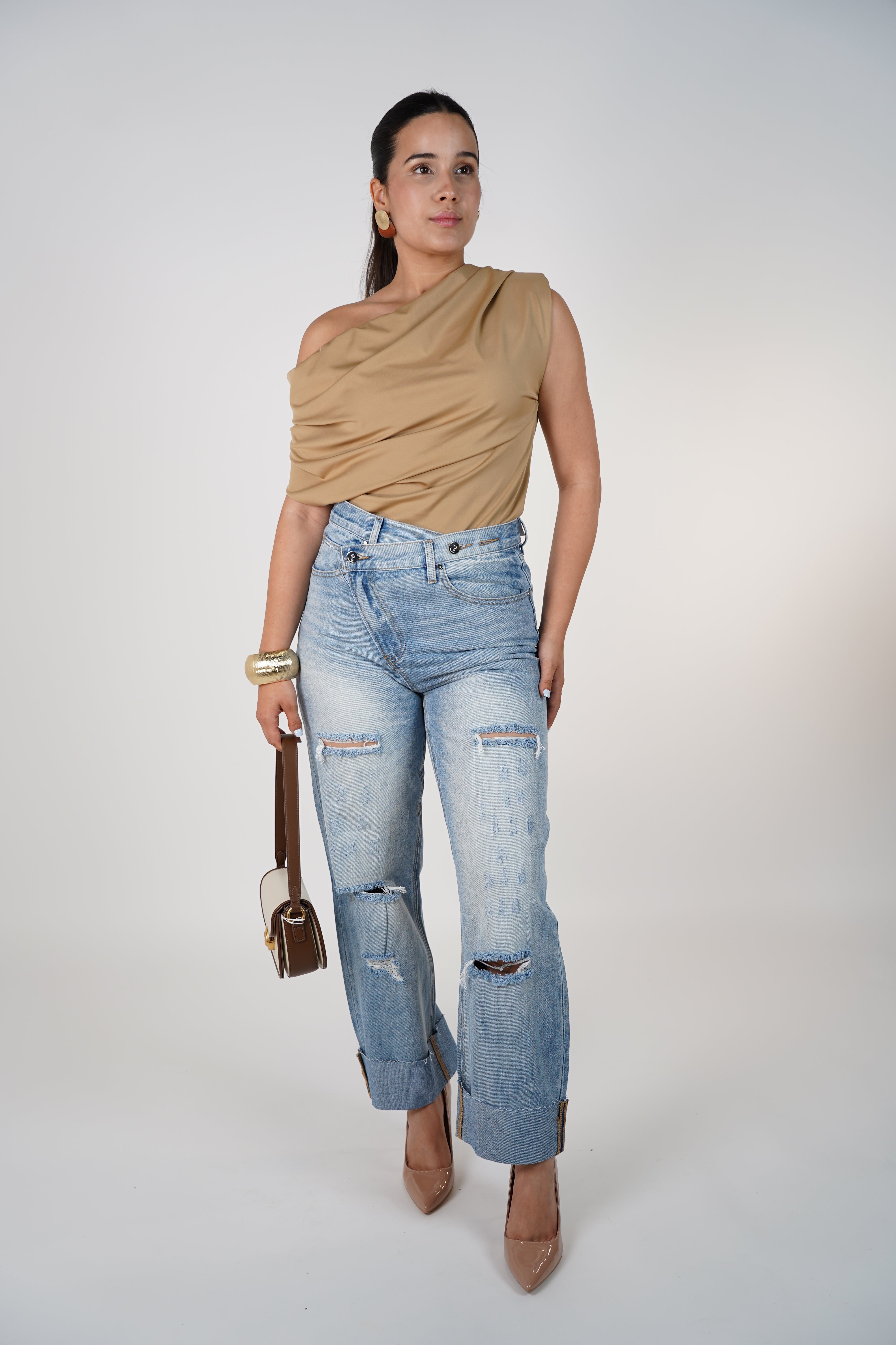 Neylen Barrel Jeans – Distressed Denim with a Structured Fit