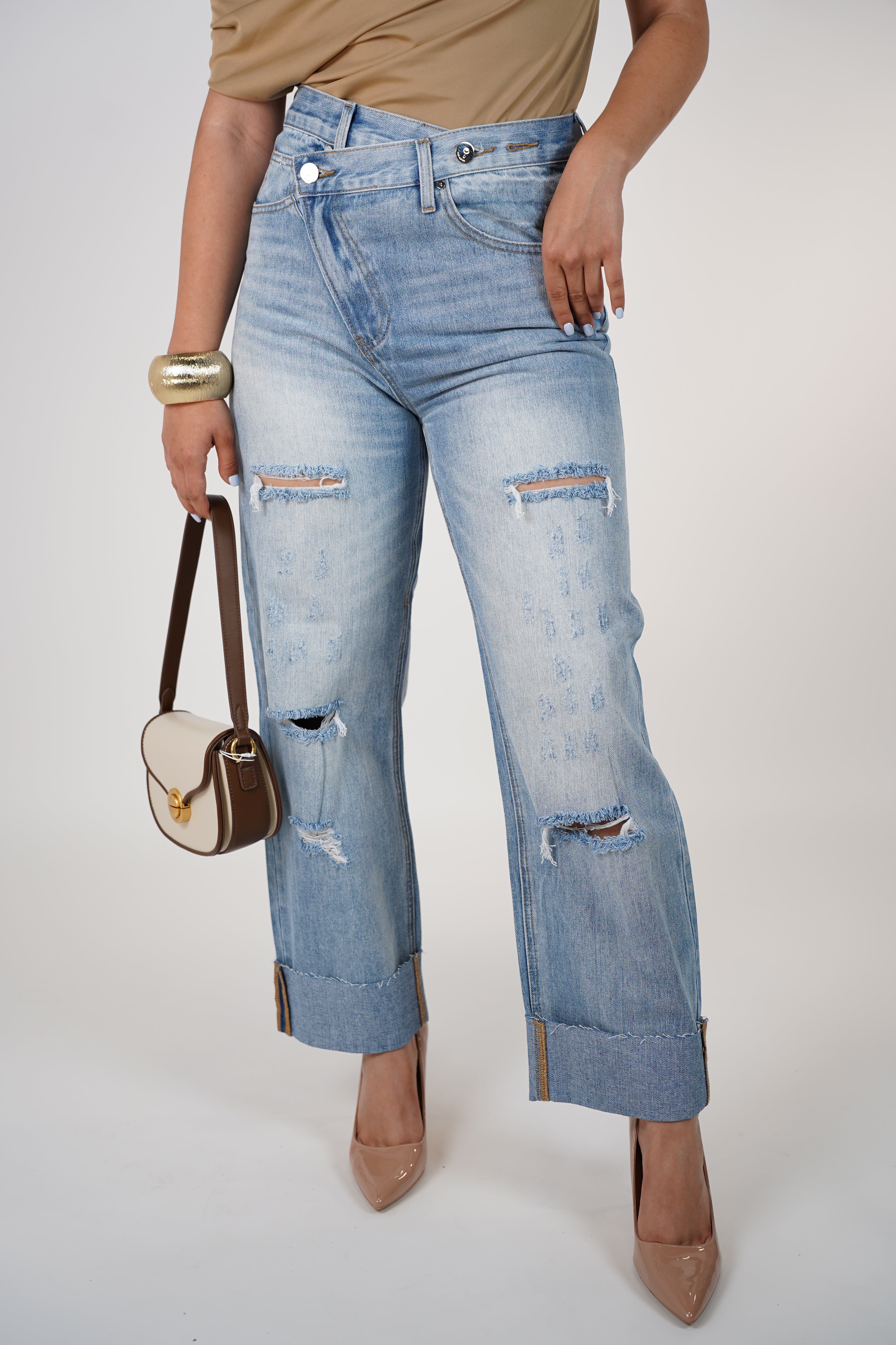 Neylen Barrel Jeans – Distressed Denim with a Structured Fit