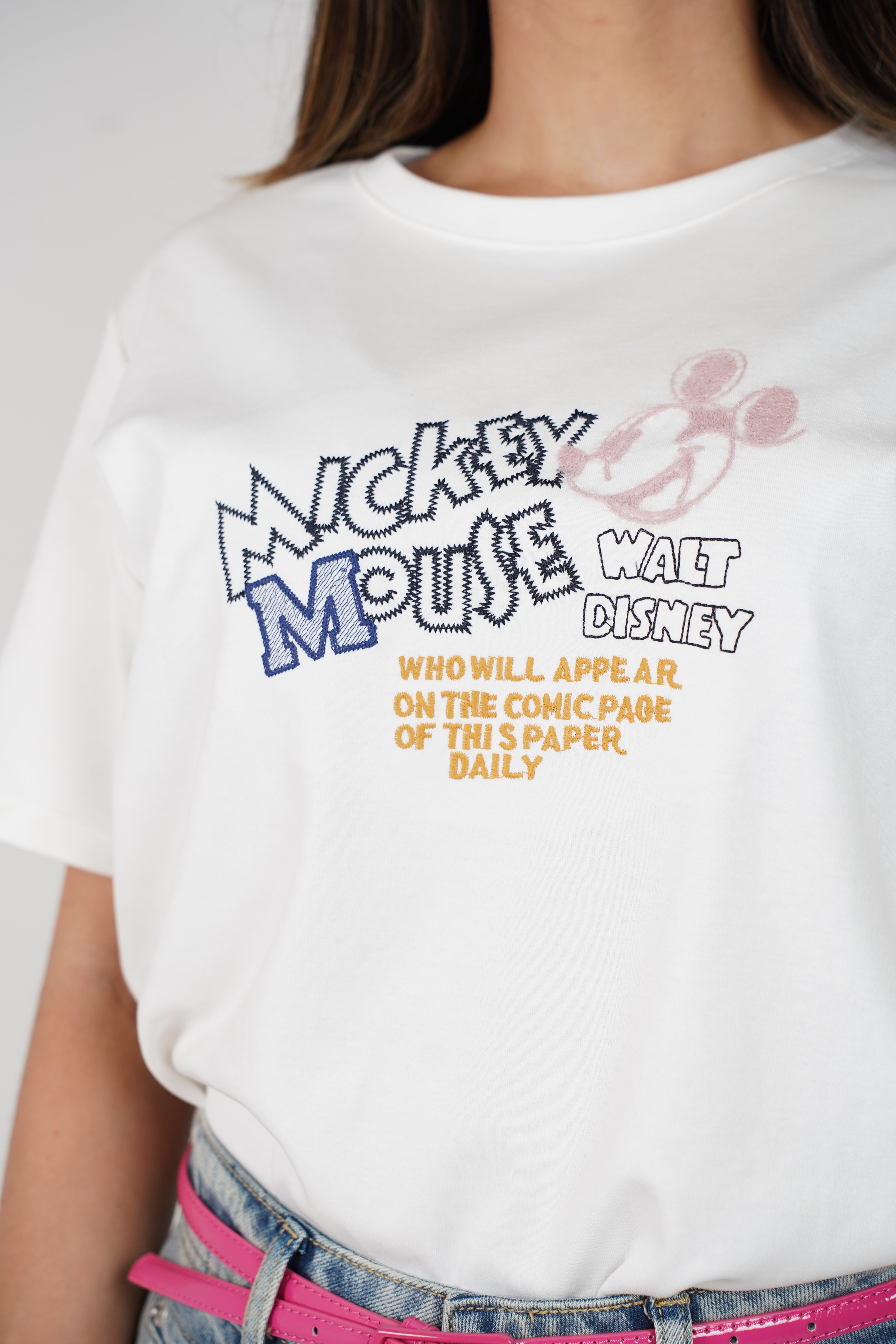 Ziora Mickey Top – Classic White Tee with Playful Graphic Print