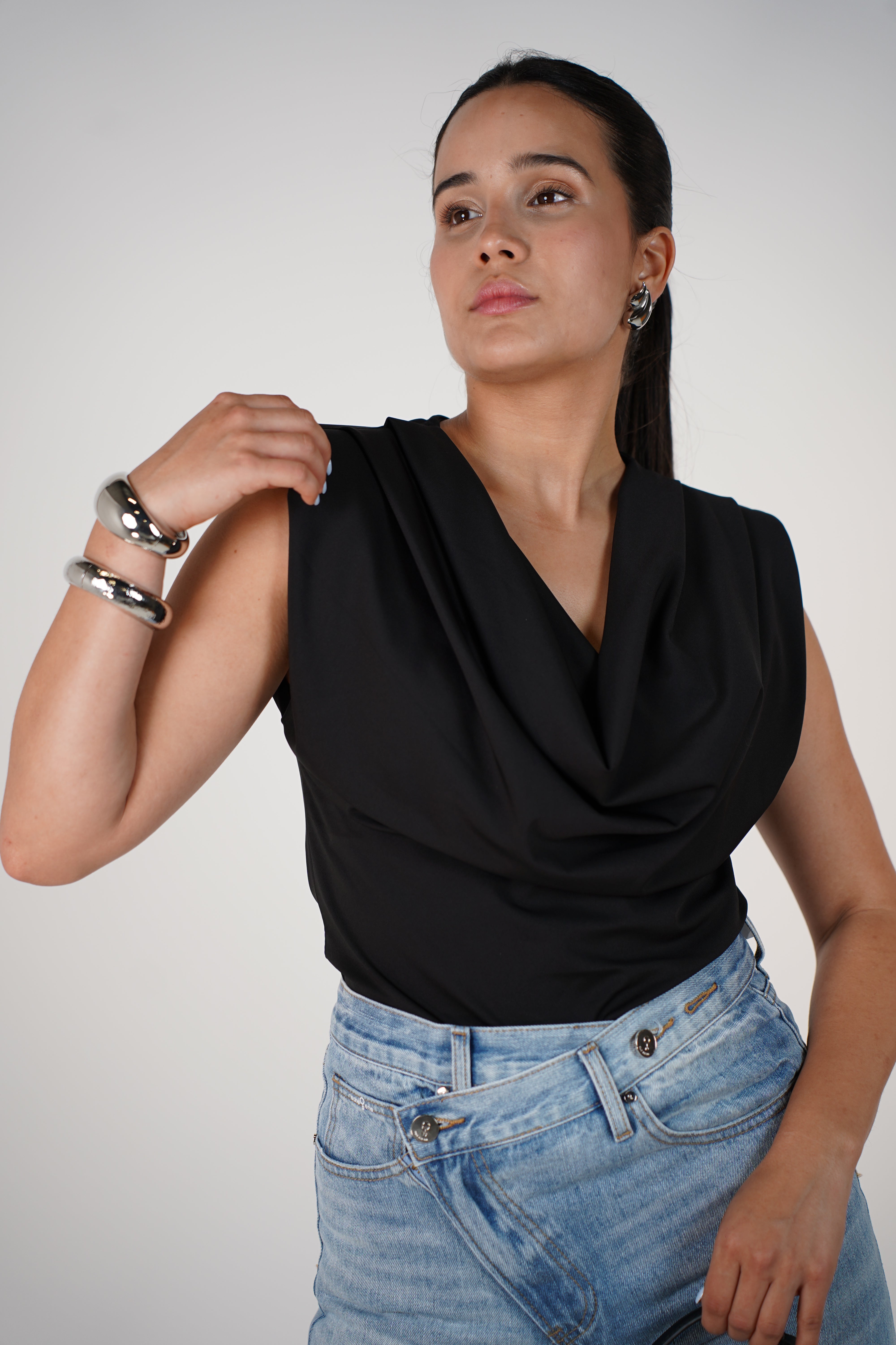 Eyes Versatile Top – Soft Draped Sleeveless Blouse